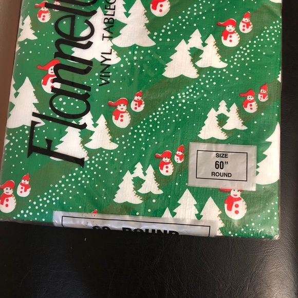 Christmas Flannelback Vinyl Tablecloth Round - Picture 2 of 6